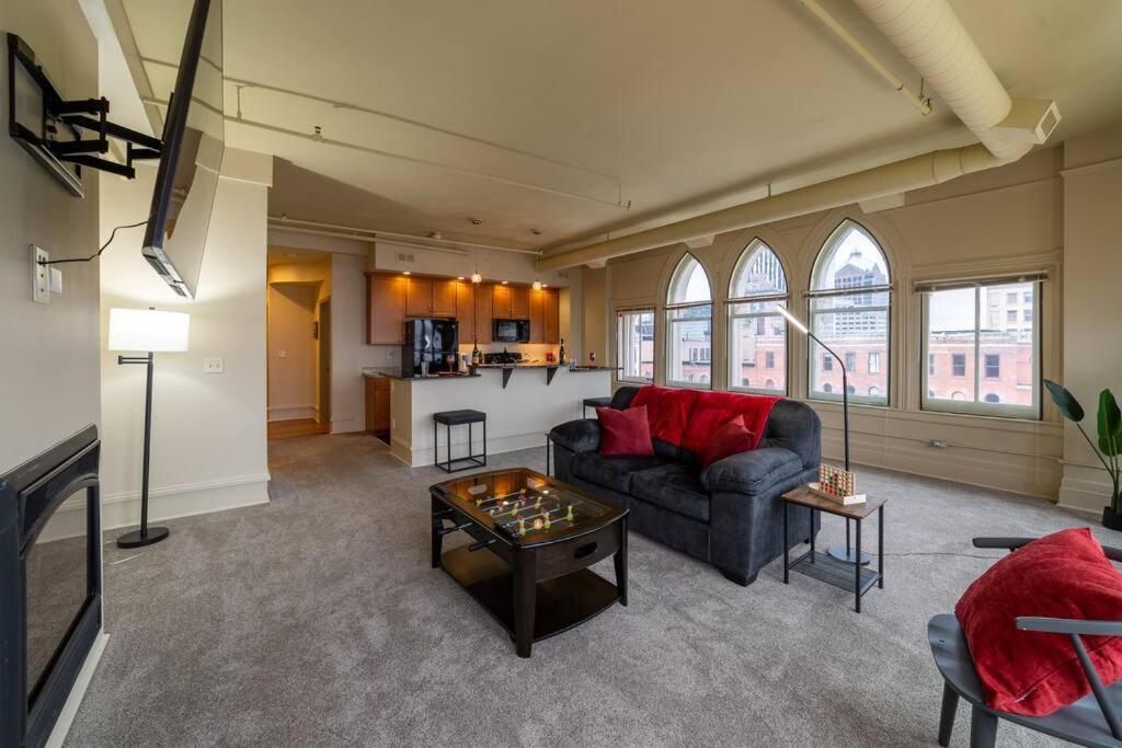 Апартаменты King Bed W/ Panoramic Views Of Dt! Рочестер Экстерьер фото