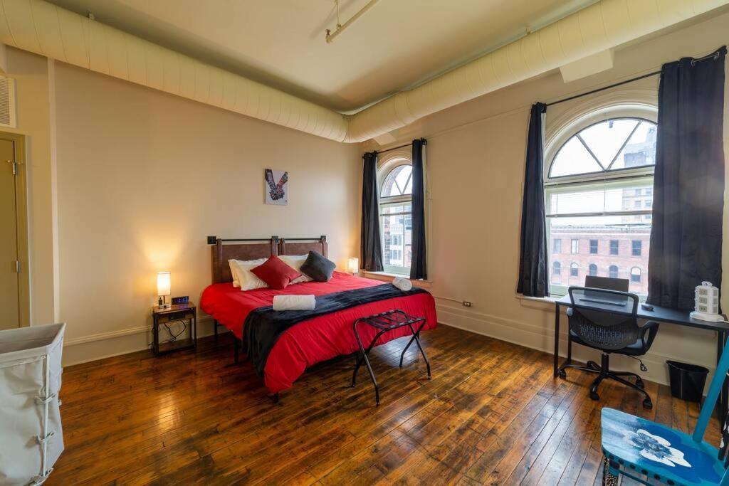 Апартаменты King Bed W/ Panoramic Views Of Dt! Рочестер Экстерьер фото
